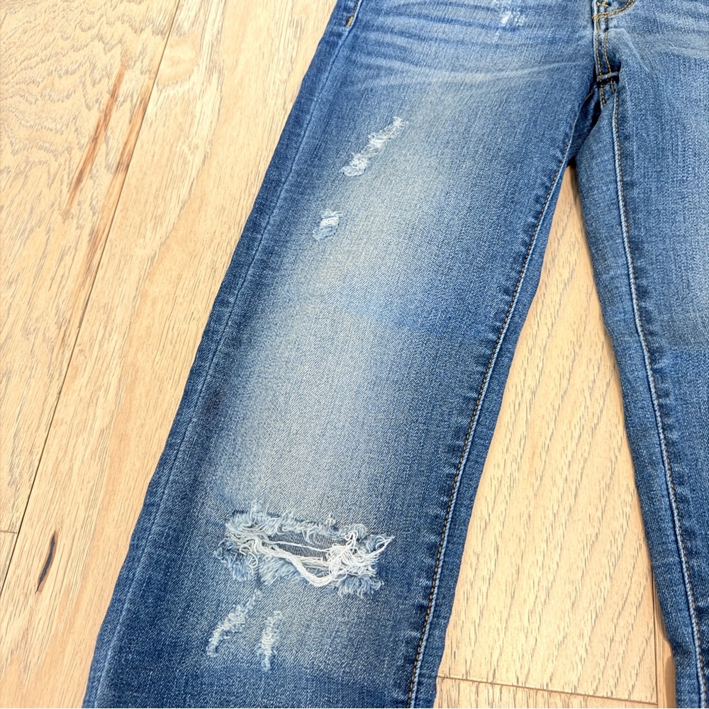 Judy Blue Destroyed Relaxed Skinny Jeans - Picture 5 of 8